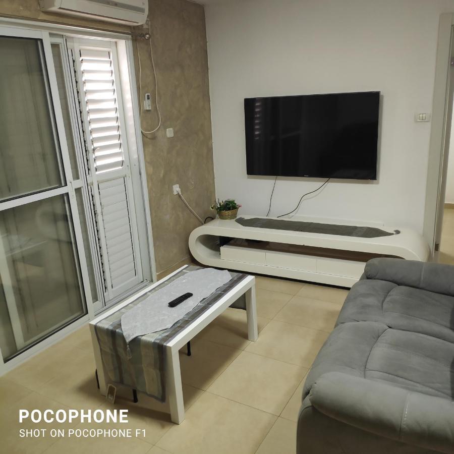 סוויטה של אלון Arad Exterior foto